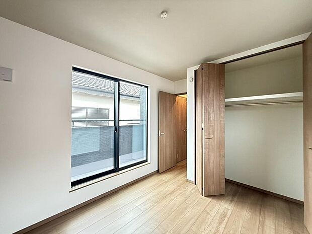 お手入れのしやすい仕様です。普段はフロアモップなどを使って、簡単にお掃除ができそうです。