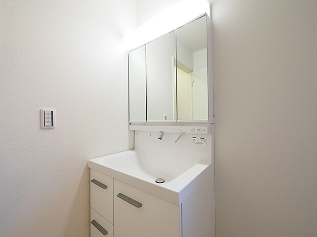 外出前、就寝前など、毎日使用する洗面スペース。ご家族に合った仕様かどうか、お確かめください。