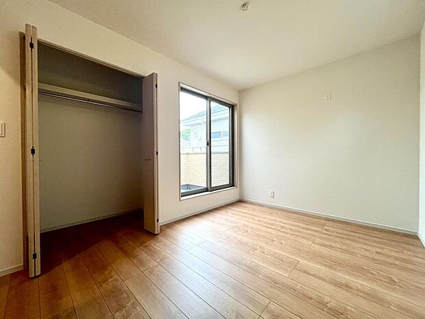 お手入れのしやすい仕様です。普段はフロアモップなどを使って、簡単にお掃除ができそうです。