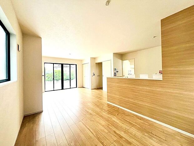 のびのびと寛げるリビングは、ご家族のお気に入りの場所になりそうです。