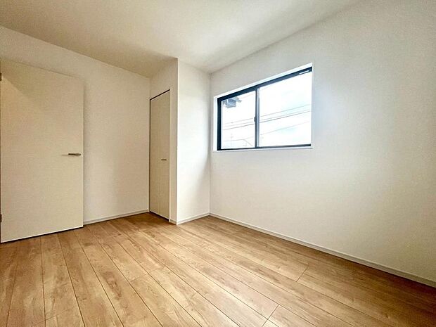 お好みの家具を置いたり、小物を飾り、お気に入りの空間づくりが楽しめそうです。