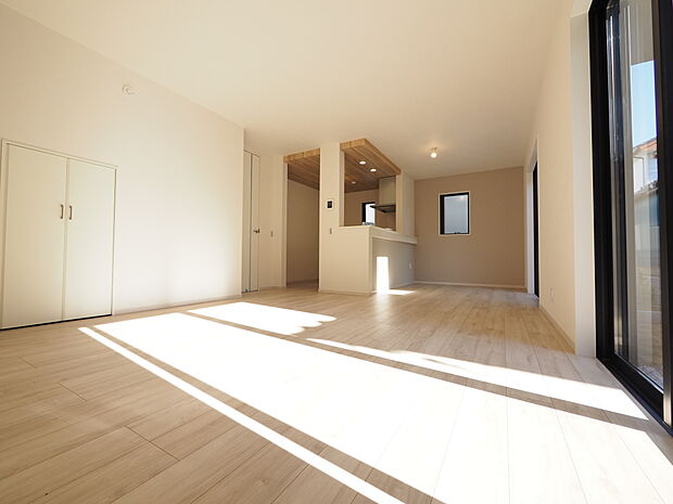 レイアウトを考えやすい間取りです。お好みの家具を配置して、心地よい空間をおつくりください。