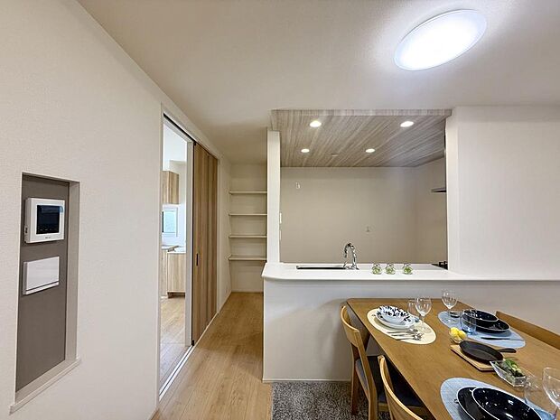 適材適所の収納が設けられた、すっきり片づく使い勝手のよい住まいです。