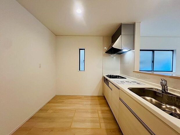 キッチンからLDを見渡すことができる間取りのため、お子様がいらっしゃるご家庭におすすめです。