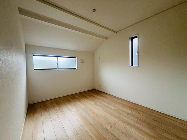 テレワークなどの作業部屋や家事室、子供部屋としても便利なお部屋です。