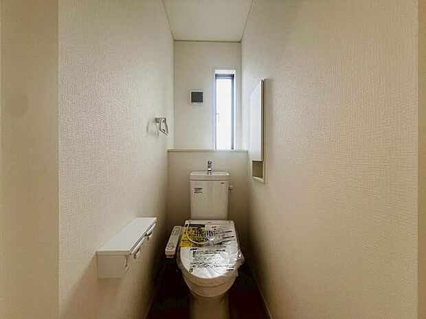 写真と現地では広さや明るさの感じ方が異なります。実際に足をお運びいただき、ご体感ください。