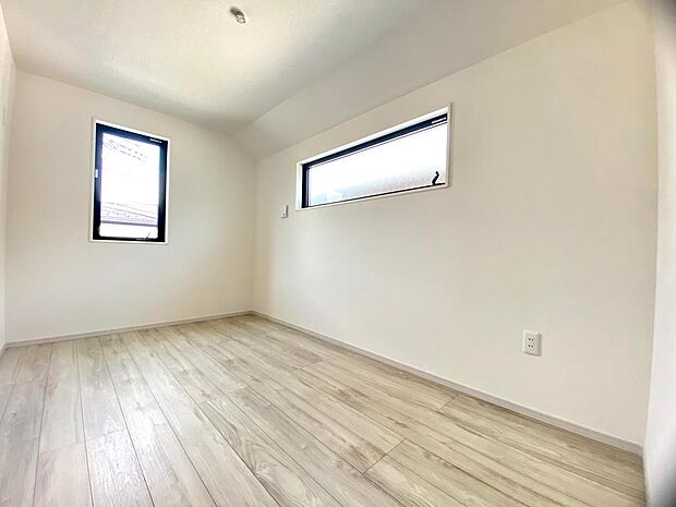 テレワークなどの作業部屋や家事室、子供部屋としても便利なお部屋です。
