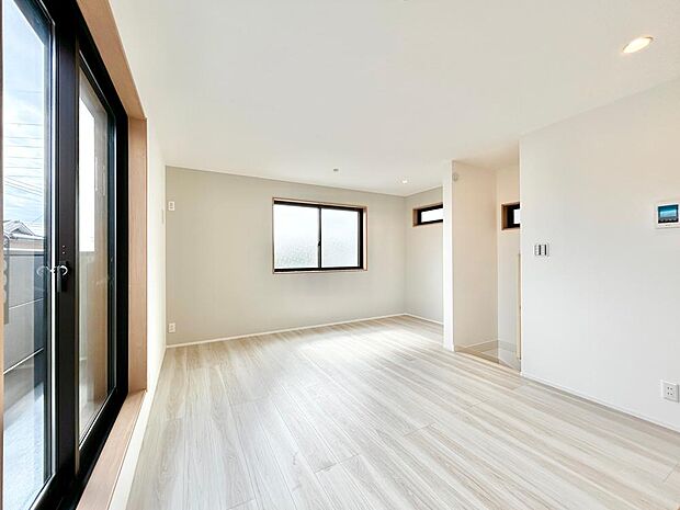 ご家族がお互いの存在を感じながら、思い思いの時間を過ごせる空間です。