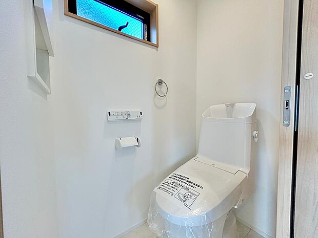 写真と現地では広さや明るさの感じ方が異なります。実際に足をお運びいただき、ご体感ください。