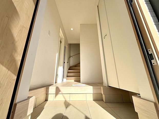 ご家族の「ただいま」「おかえり」の声と笑顔に癒され、心あたたまる空間です。