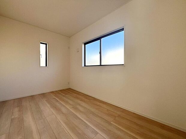 お好みの家具を置いたり、小物を飾り、お気に入りの空間づくりが楽しめそうです。