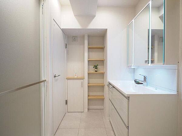 洗面室の収納量や洗面台の仕様など、写真では判らないことはお気軽にお尋ねください。