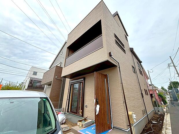 現地にて、実際の日当たりや、周辺の街並み・交通量などをご体感くださいませ。