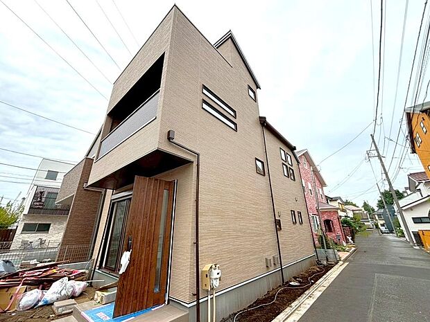 日当たりのよいLDKや収納豊富な住まい等、ご家族のライフスタイルに合った理想の1邸を。