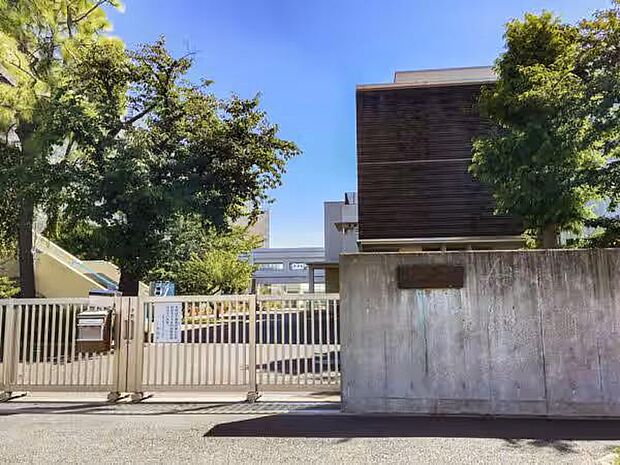 狛江市立第四中学校まで約900m