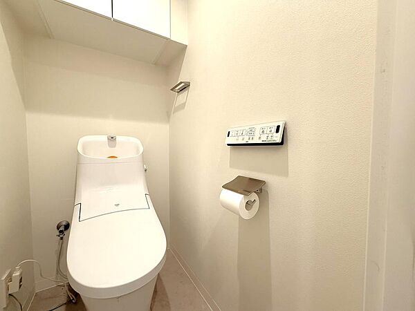 内装リフォーム実施済のきれいな住まいです。水回り設備も新調され、新生活を気持ち良くスタートできます。