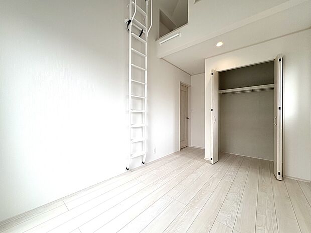 様々なテイストのインテリアと相性の良い、シンプルな内装です。お好みのお部屋作りが楽しめます。