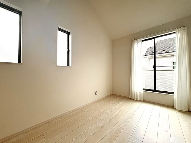 お手入れのしやすい仕様です。普段はフロアモップなどを使って、簡単にお掃除ができそうです。