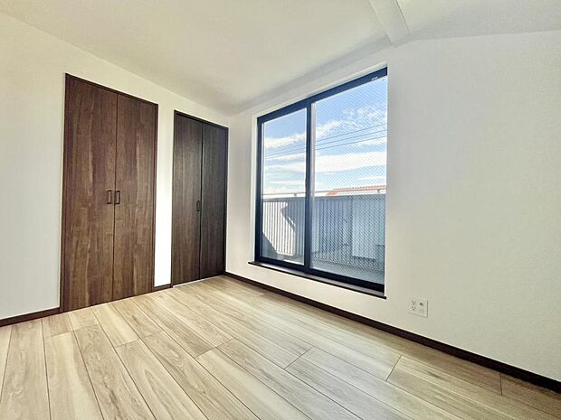 お好みの家具を置いたり、小物を飾り、お気に入りの空間づくりが楽しめそうです。