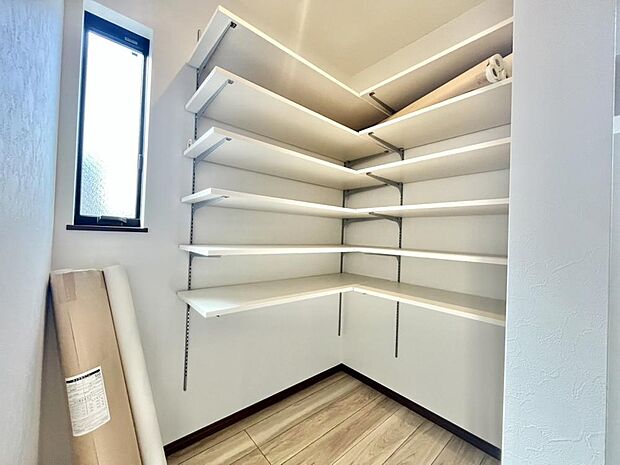 室内各所に収納があります。ご見学の際は、実際の暮らしをイメージして、使い勝手や動線をご確認ください。