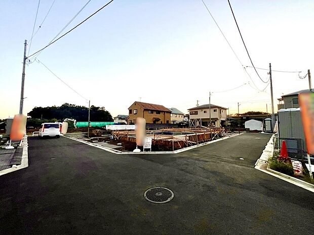 緑の多い自然豊かな住環境で、穏やかな生活が叶います。子育て世帯にもおすすめの立地です。