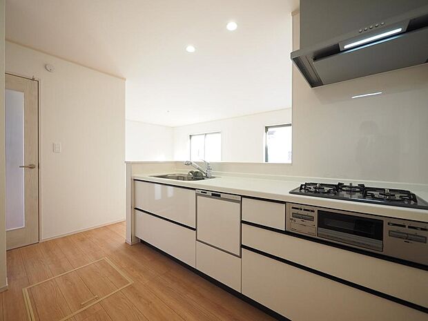 生活スタイルやご希望に合ったキッチンかどうか、ぜひ現地にてお確かめください。