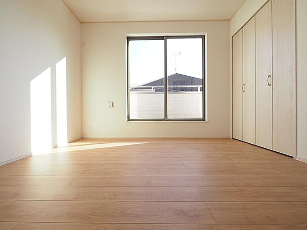 お好みの家具を置いたり、小物を飾り、お気に入りの空間づくりが楽しめそうです。