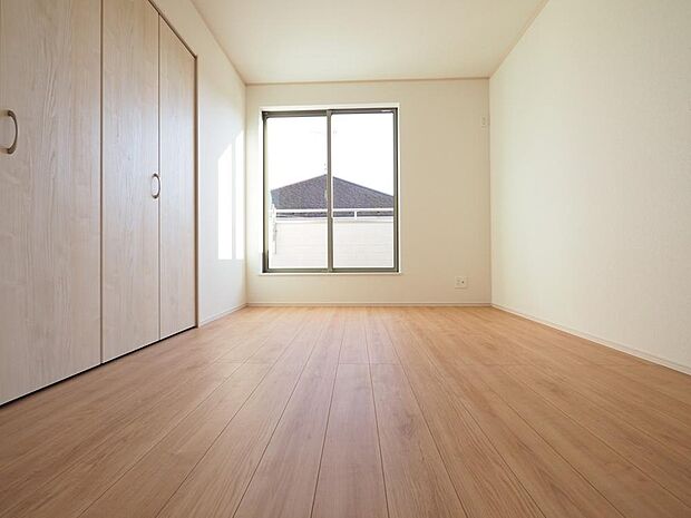 お手入れのしやすい仕様です。普段はフロアモップなどを使って、簡単にお掃除ができそうです。