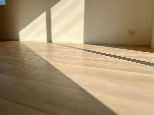 ご家族の写真やお子様の絵を飾り、お気に入りの空間をおつくりください。