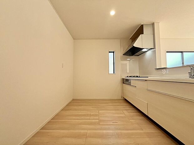 キッチンからLDを見渡すことができる間取りのため、お子様がいらっしゃるご家庭におすすめです。