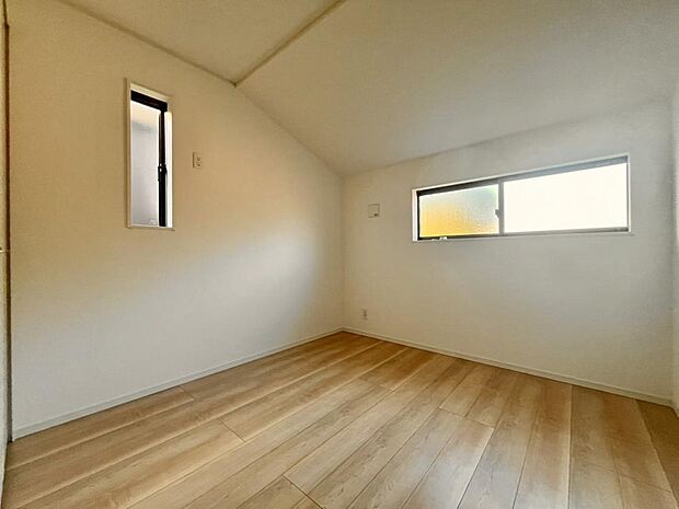 お手入れのしやすい仕様です。普段はフロアモップなどを使って、簡単にお掃除ができそうです。