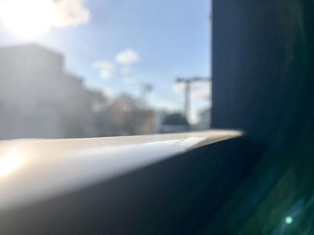 洗濯物を干す以外にも、生活スタイルに合わせて様々な用途で活用できるバルコニーです。