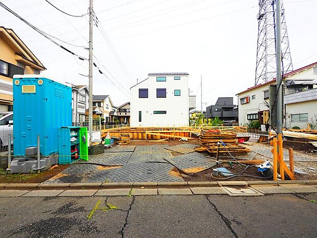 緑の多い自然豊かな住環境で、穏やかな生活が叶います。子育て世帯にもおすすめの立地です。