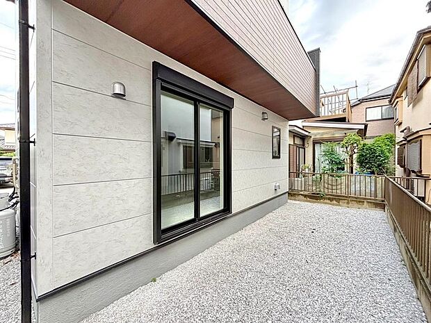 身近に自然を感じられる庭スペースです。日々の暮らしに豊かさを与えてくれます。