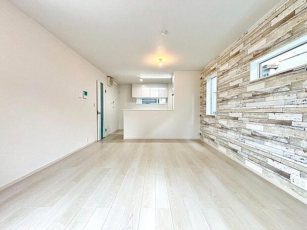 ご家族の写真やお子様の絵を飾り、お気に入りの空間をおつくりください。