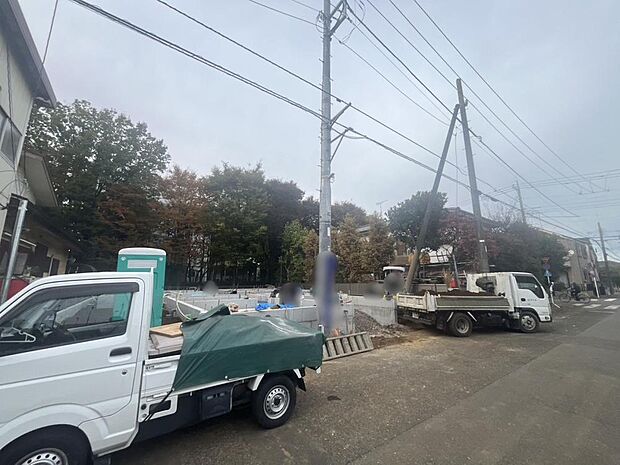 前面道路幅員にゆとりがあり、お車の出し入れも比較的スムーズに行えます。