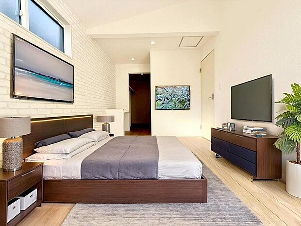 【モデル棟】窓から自然光が差し込みます。プライベートな時間も心地よく過ごせそうです。CG加工済み