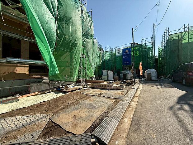 分譲地内道路は、居住者以外の車の通行が比較的少なく、お子様と通行する際に安心です。