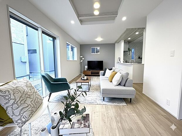 採光・通風に考慮されたLDKです。快適で居心地の良い、家族団らんのひと時をお過ごしいただけます。