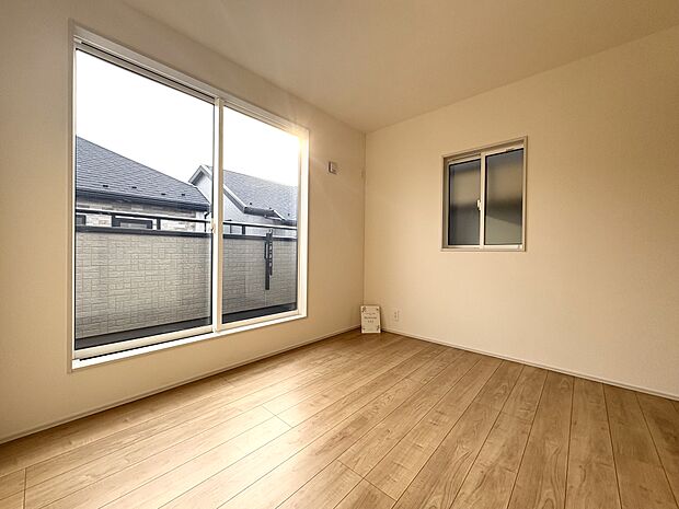 様々なテイストのインテリアと相性の良い、シンプルな内装です。お好みのお部屋作りが楽しめます。