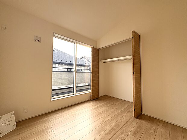 お手入れのしやすい仕様です。普段はフロアモップなどを使って、簡単にお掃除ができそうです。