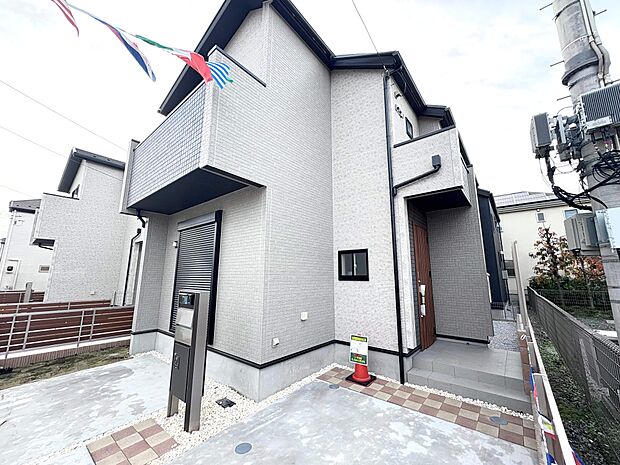 現地だけではなく、周辺の施設・道路など、生活するにあたって重要なポイントも併せてご案内可能です。