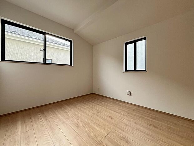 様々なテイストのインテリアと相性の良い、シンプルな内装です。お好みのお部屋作りが楽しめます。