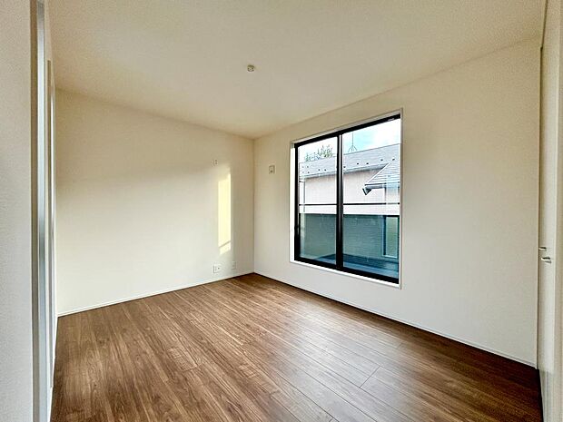 お好みの家具を置いたり、小物を飾り、お気に入りの空間づくりが楽しめそうです。