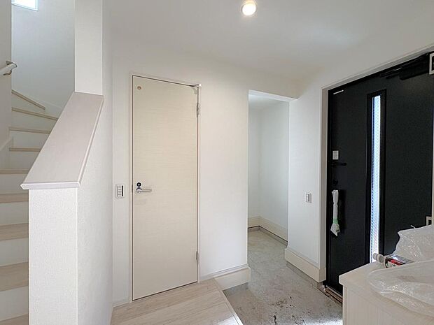 ご家族や来訪者を迎える玄関。お好みのインテリアで、個性を演出してみてはいかがでしょうか。