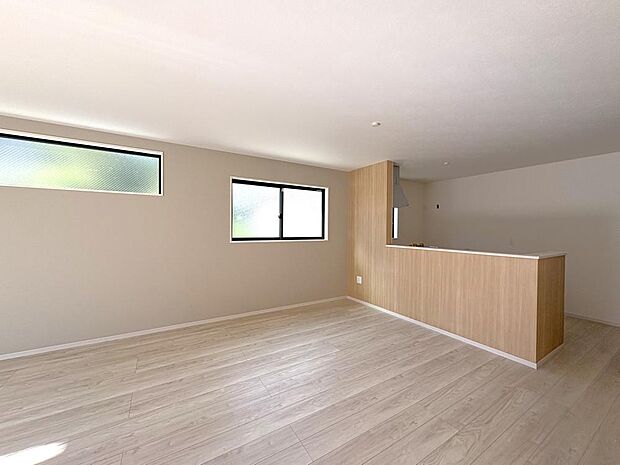 LDKは、ご家族が自然と集い、ゆったりと過ごせる居心地の良い住空間です。