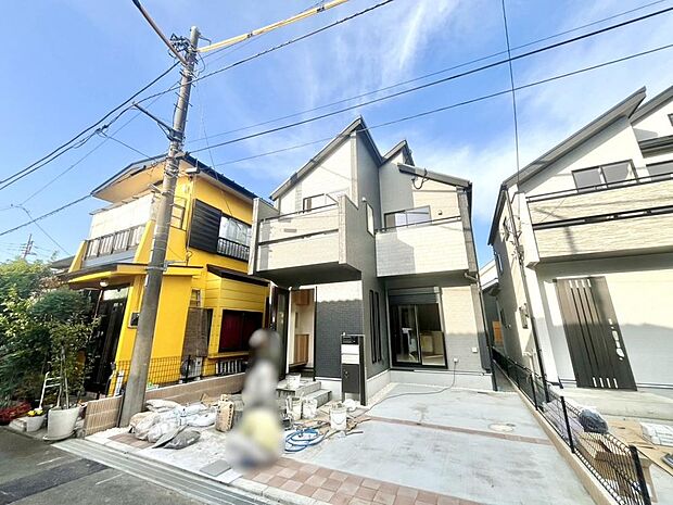 設計士の想いが詰まった、工夫ある住まいです。ご家族皆様揃って、ぜひご見学ください。