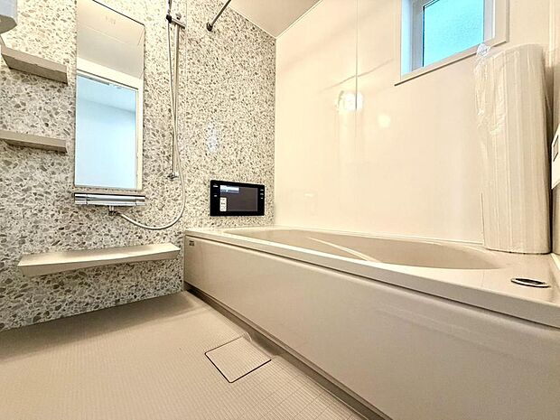 お子様と遊びながら、のんびり入浴することもできそうなバスタブです。