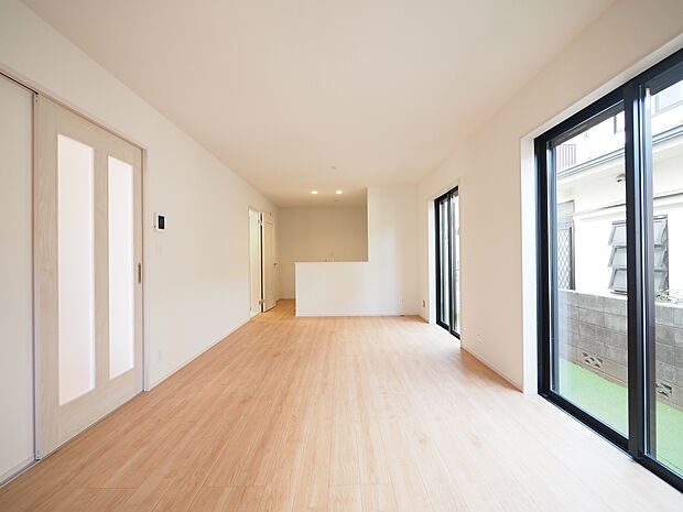 キッチンからLDを見渡すことができる間取りのため、お子様がいらっしゃるご家庭におすすめです。