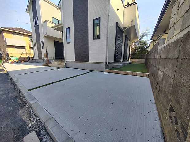 駐車場があるため、お車を保有しているご家庭も安心です。